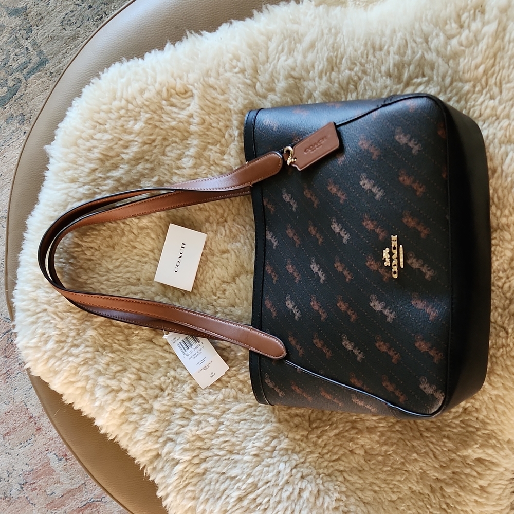 NWT Coach Diagonal Print Horse & Carriage Leather Tote 🐎